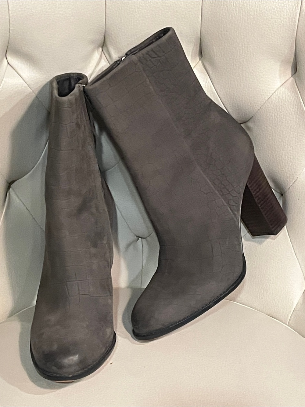 Sam Edelman Gray Croc-Embossed Ankle Boots Size 8 Beautiful